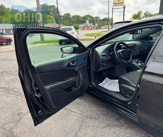 2015 Chrysler 200 S - photo 9