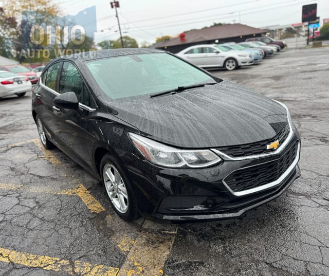 2017 Chevrolet Cruze LT - photo 1