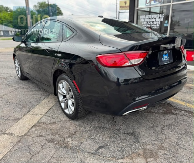2015 Chrysler 200 S - photo 13