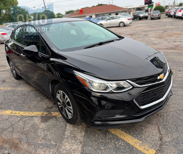 2017 Chevrolet Cruze LS - photo 1
