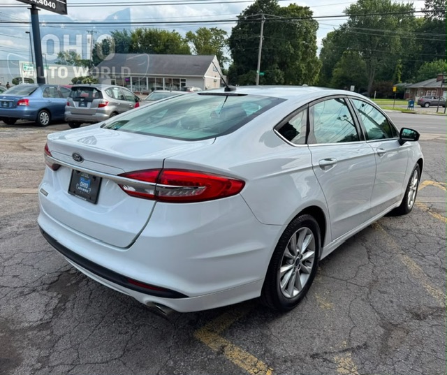 2017 Ford Fusion SE - photo 4