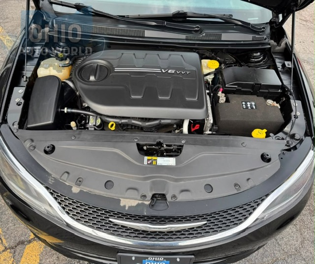 2015 Chrysler 200 S - photo 6