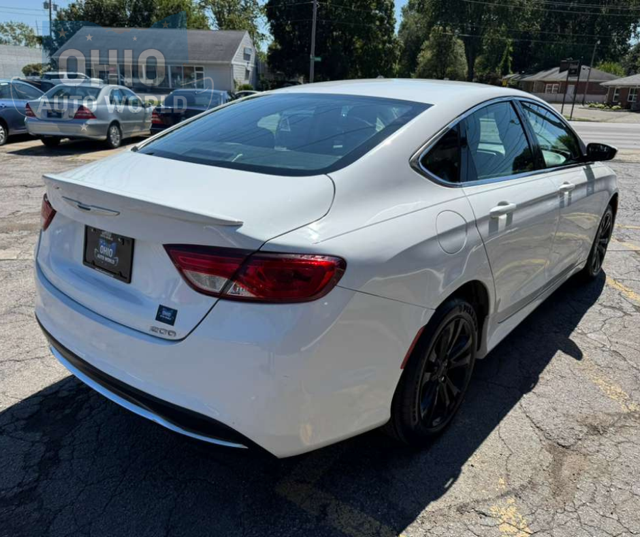 2016 Chrysler 200 Limited - photo 3