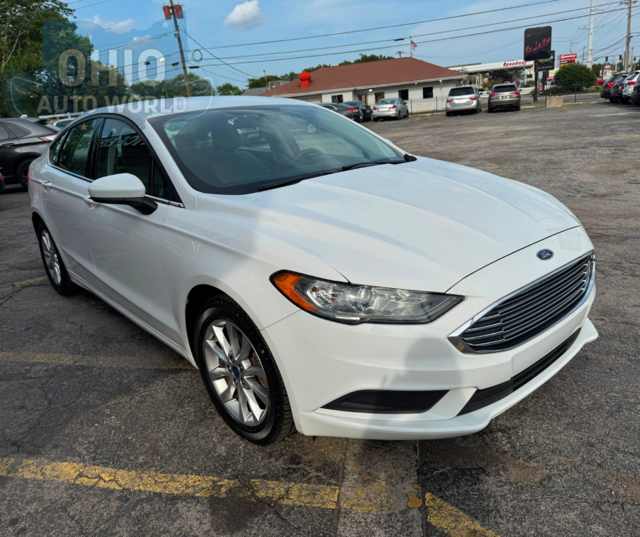 2017 Ford Fusion SE - photo 1