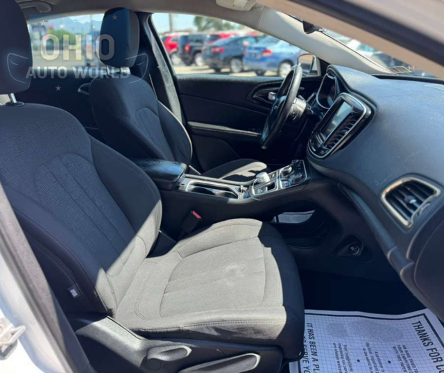 2016 Chrysler 200 Limited - photo 17