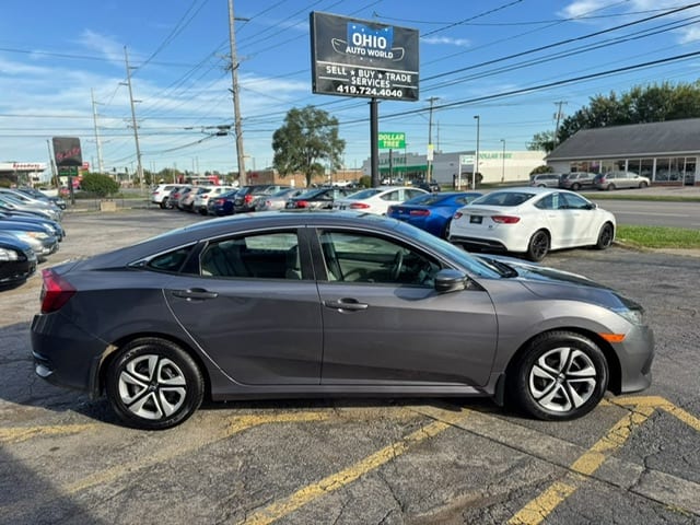 2017 Honda Civic LX - photo 4