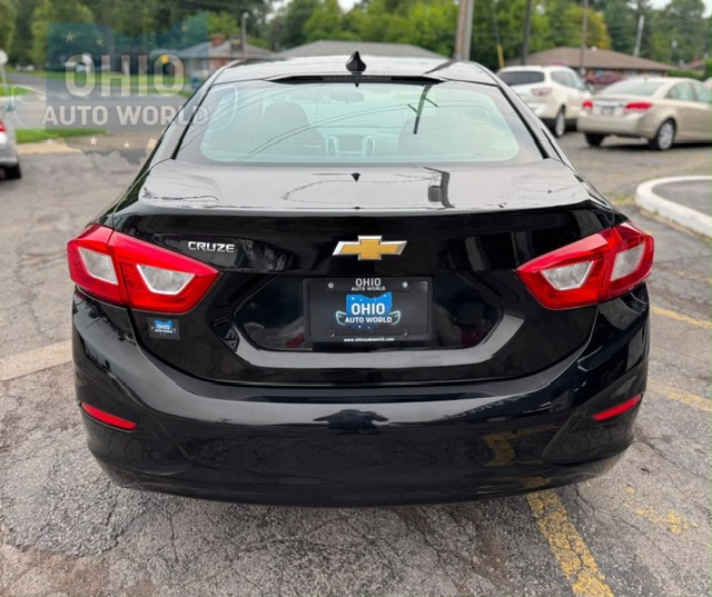 2017 Chevrolet Cruze LS - photo 4
