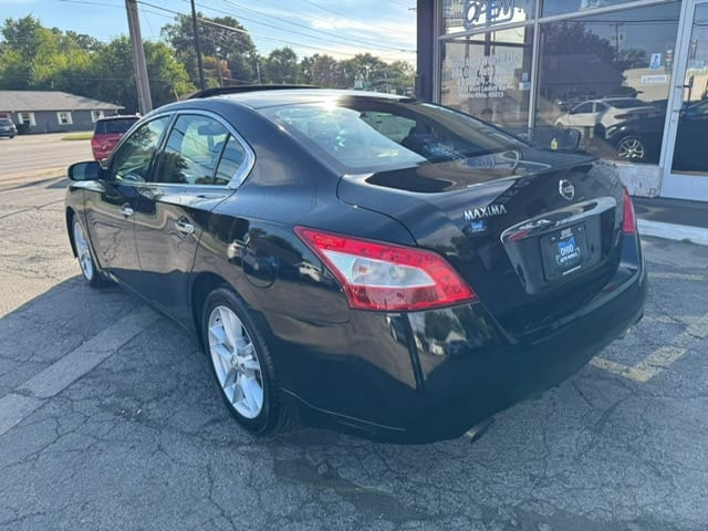 2009 Nissan Maxima  - photo 2
