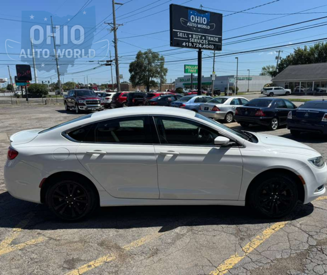 2016 Chrysler 200 Limited - photo 4