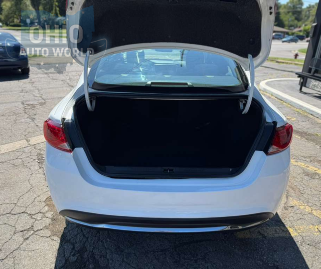 2016 Chrysler 200 Limited - photo 6