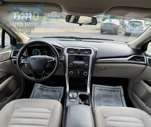 2017 Ford Fusion SE - photo 11
