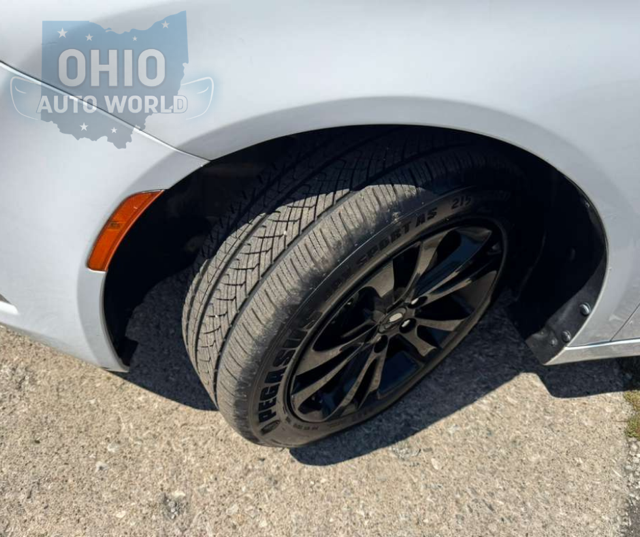 2016 Chrysler 200 Limited - photo 2