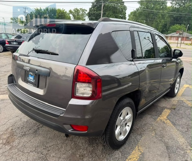 2017 Jeep Compass - photo 2