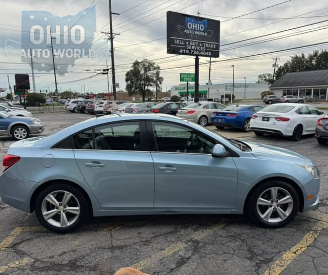 2012 Chevrolet Cruze LT - photo 2