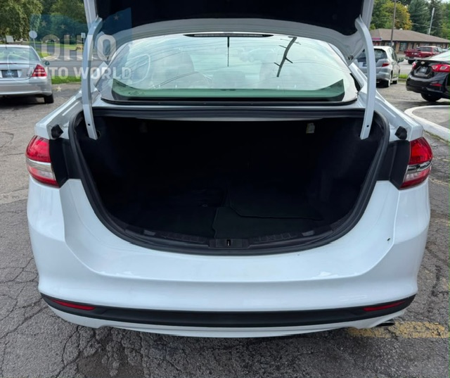 2017 Ford Fusion SE - photo 5