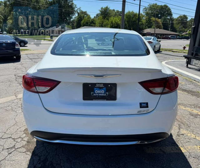 2016 Chrysler 200 Limited - photo 5