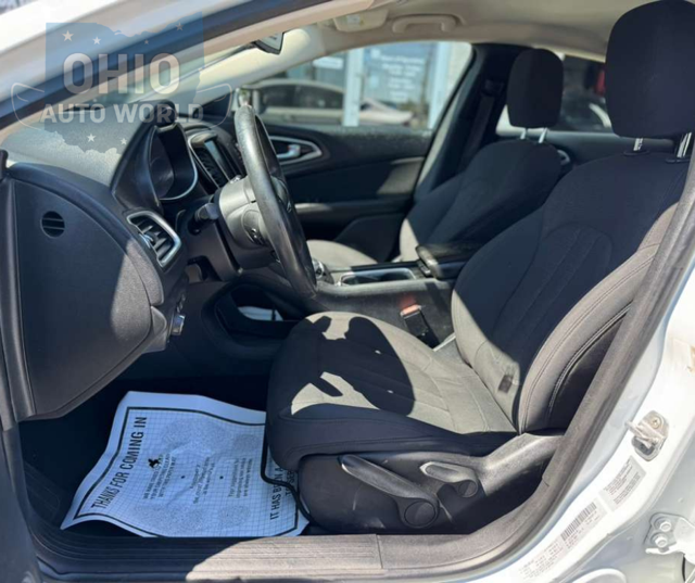 2016 Chrysler 200 Limited - photo 14